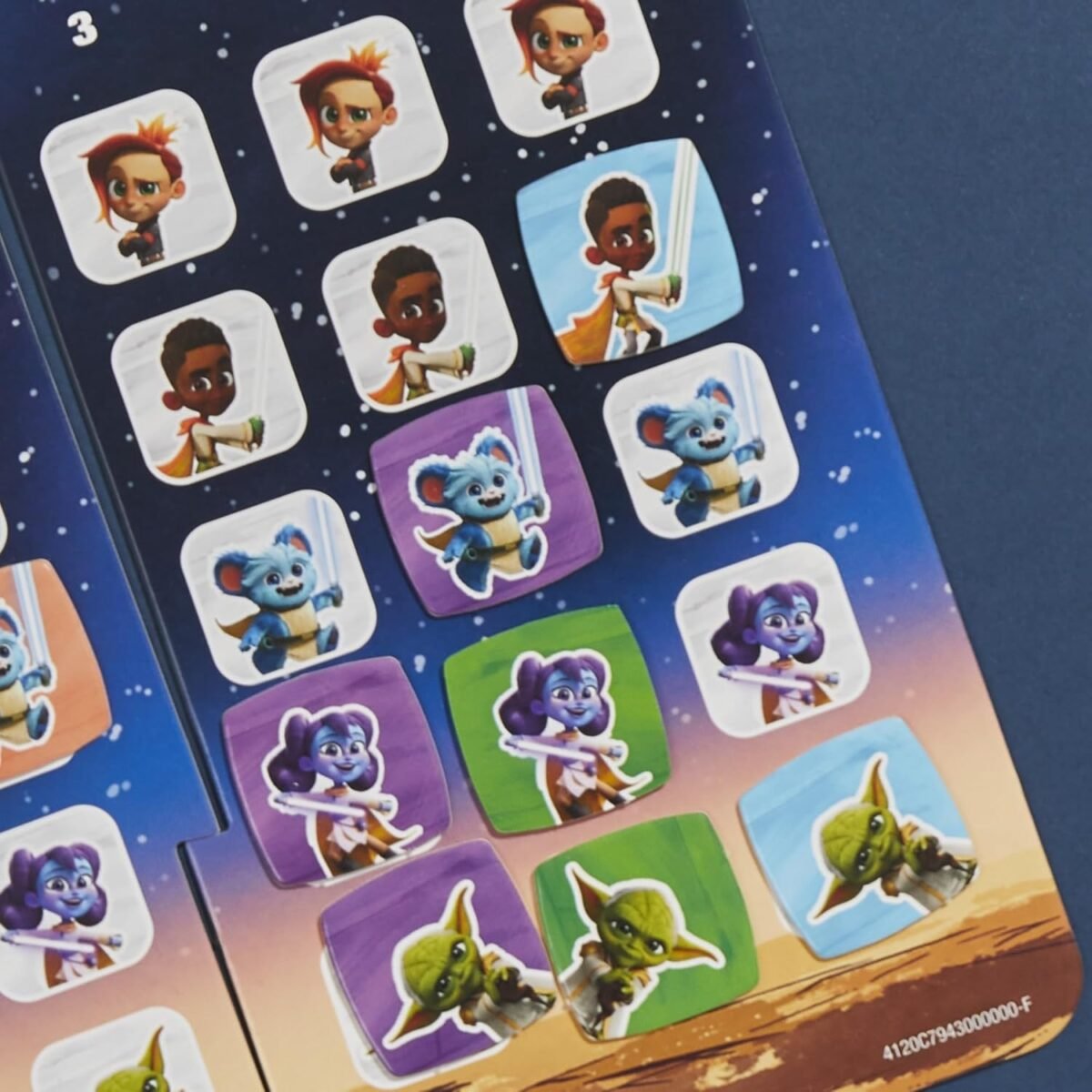 Hasbro Gaming Yahtzee Jr. Star War: Young Jedi Adventures Edition Board Game for Kids | Ages 4+ | 2-4 Players | Counting and Matching Games for Preschoolers - Image 5