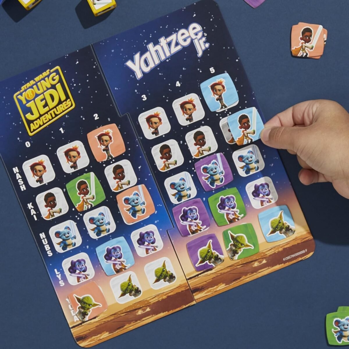 Hasbro Gaming Yahtzee Jr. Star War: Young Jedi Adventures Edition Board Game for Kids | Ages 4+ | 2-4 Players | Counting and Matching Games for Preschoolers - Image 10