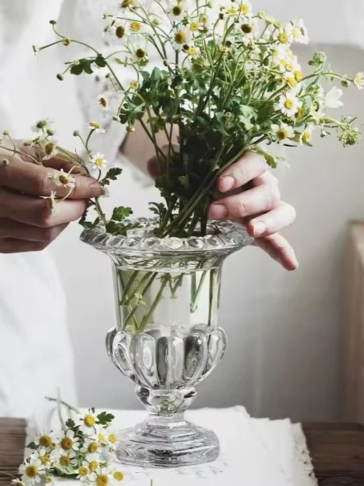 Retro European light luxury clear crystal glass vase ins simple home decoration room decoration modern decorative vase Retro European light luxury clear crystal glass vase ins simple home decoration room decoration modern decorative vase