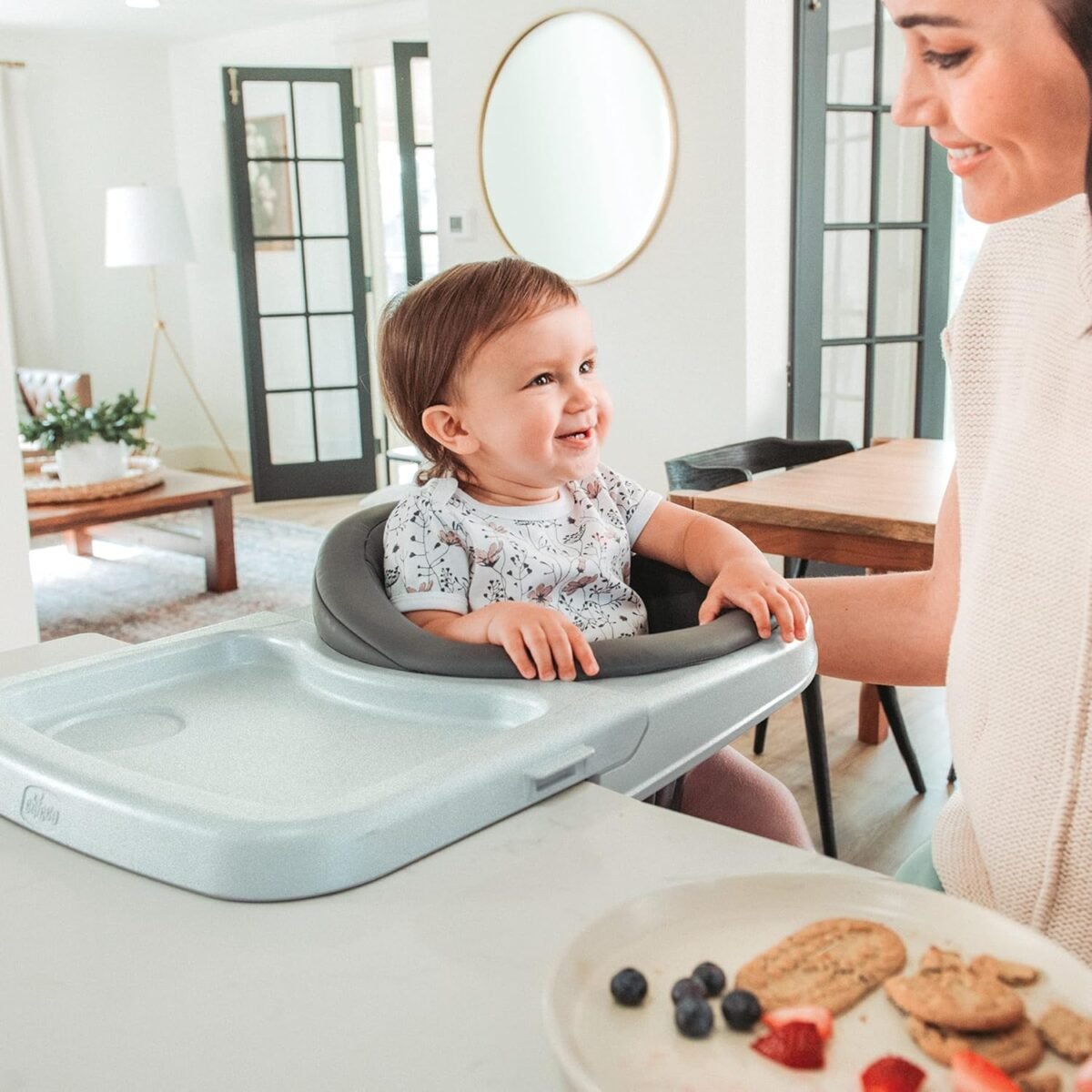 Chicco FastLock® 360 Rotating Hook-On High Chair, Portable High Chair for Babies and Toddlers, Sets up in Seconds | Charcoal/Grey - Image 3