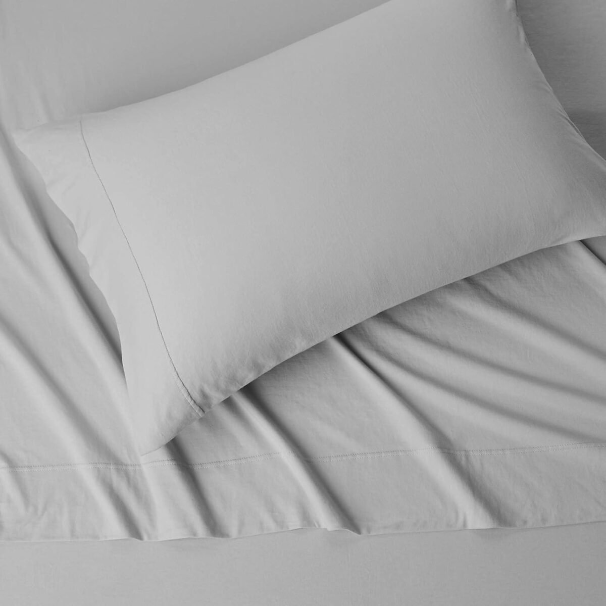 1752314489 amazon basics 3 piece bed sheets set 100 cotton jersey includes super soft flat and fitted sheets pillowcase toddler light gray solid.jpg