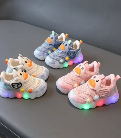 Baby Shoes with Lights on Women New Breathable Mesh Soft Soled Baby Walking Shoes Children Sports Luminescent Shoes Boy Newborn 1