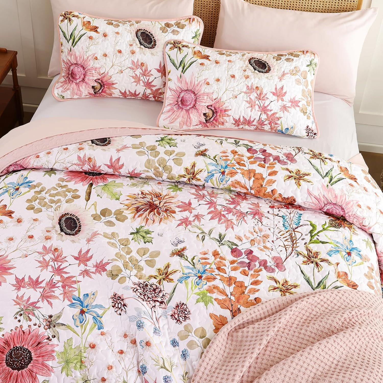 Yiran Pink Floral Quilts Queen Size, Sunflower Botanical Bedspread Bedding Set, 3 Pieces Colorful Soft Lightweight Microfiber Coverlet with 2 Pillow Shams for All Season 96x90 Inch - Image 4