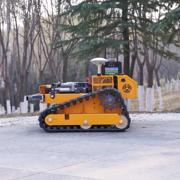 customized Cord-Free Self-Propelled Mower, Remote Tracked Design, 4-Stroke Single-Cylinder, CE EPA Certified 1