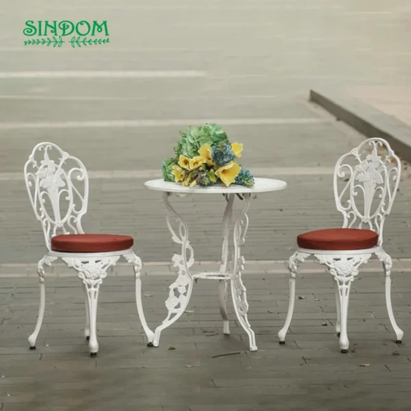 Outdoor Metal Table and Chairs, Fashionable Design, Restaurant and Garden