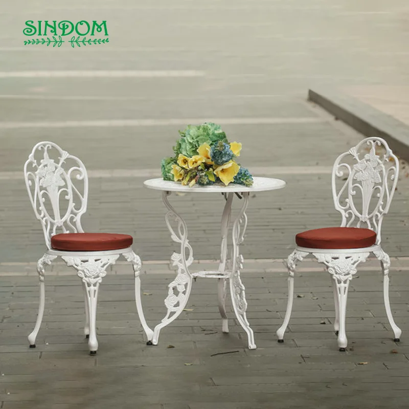 Outdoor Metal Table and Chairs, Fashionable Design, Restaurant and Garden Outdoor Metal Table and Chairs, Fashionable Design, Restaurant and Garden