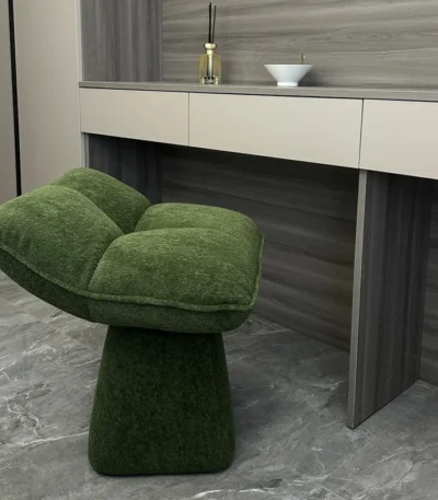 On the same day, rotatable solid wood makeup stool, single nail stool, home dining chair, Chenier bedroom, dresser stool