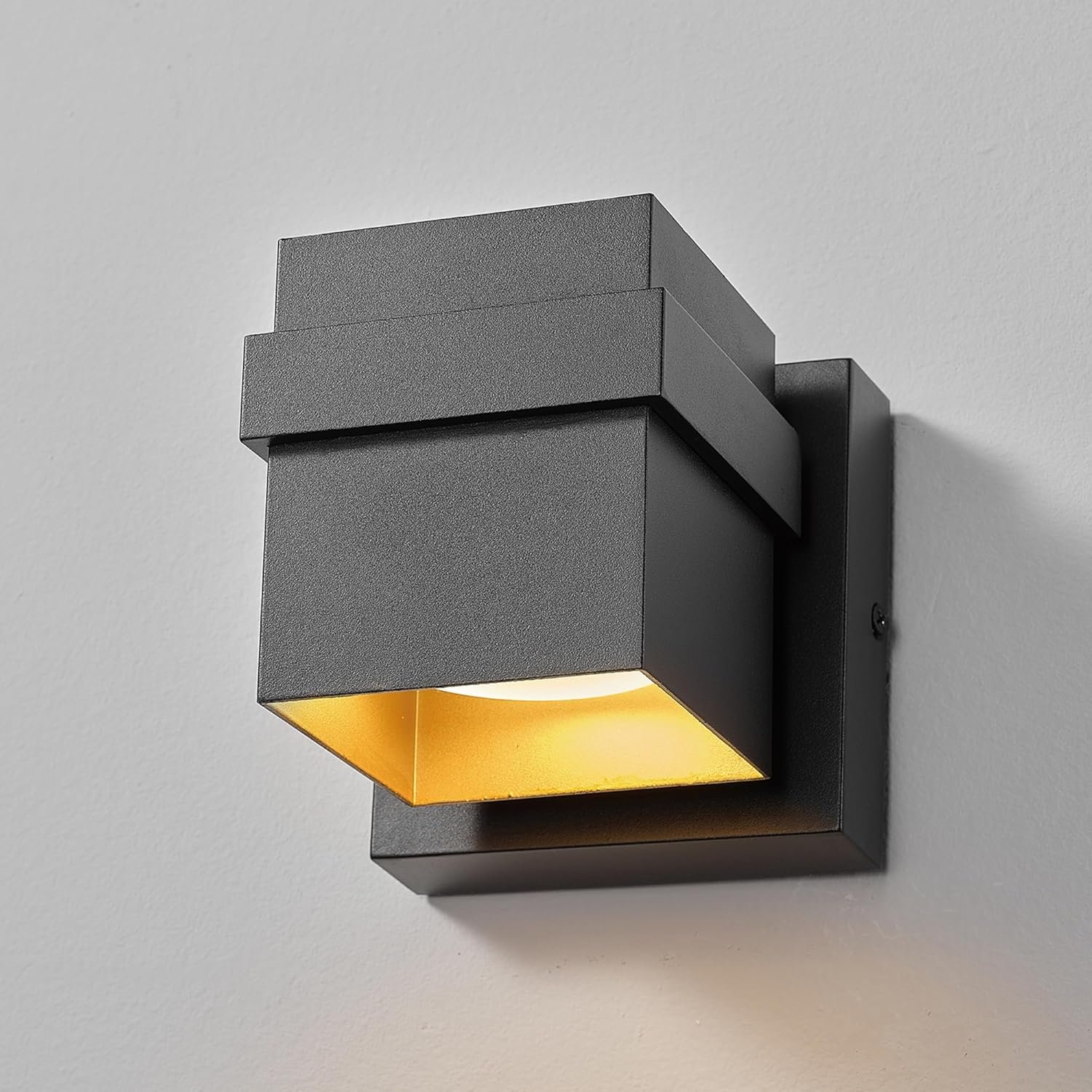 Globe Electric 60000022 11.5W LED Integrated Outdoor Wall Sconce, Matte Black, Gold Accent, 400 Lumens, 3000 Kelvins, 90 CRI, Front or Back Porch Decor, Modern Minimalist Exterior Lighting - Image 7