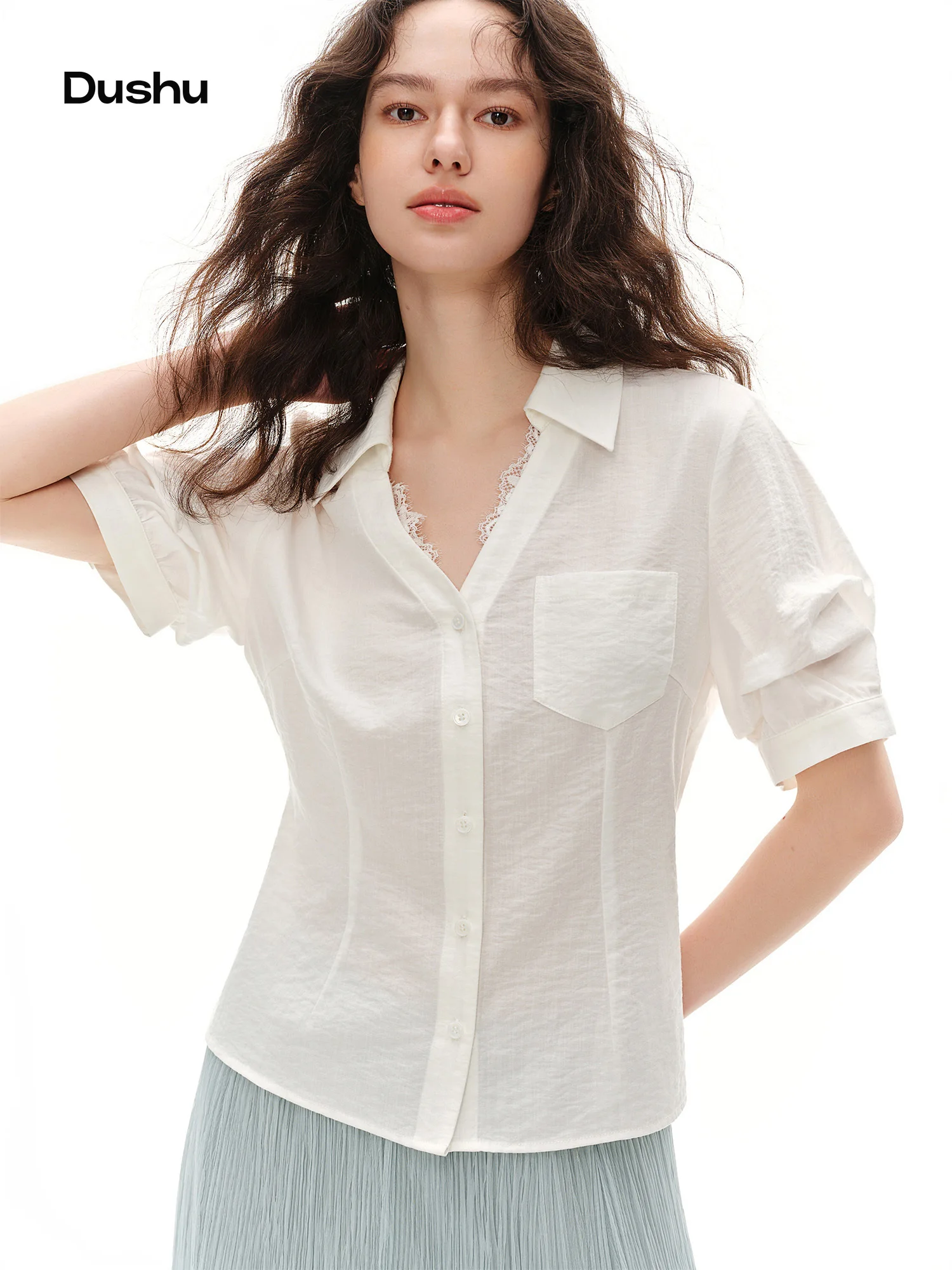 DUSHU 2026 Summer Women’s Short Sleeve Lace Blouse, Structured Shoulder Waist-Cinching Office Chic Shirt for Quiet Luxury Style DUSHU 2026 Summer Women’s Short Sleeve Lace Blouse, Structured Shoulder Waist-Cinching Office Chic Shirt for Quiet Luxury Style