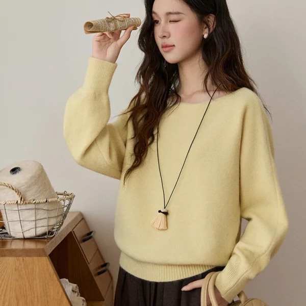 MISHOW Women’s Solid Knitted Sweater 2025 Autumn Winter Boat Neck Lantern Sleeve Loose Sweater Soft Warm Pullover Top MXE94Z2984