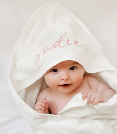Personalized Children’s Bathrobe Solid Color Quick-Drying Bath Cape Coral Velvet Hooded Embroidery Name Baby Bath Towels