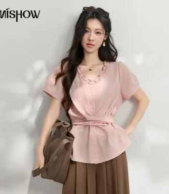MISHOW Twisted Waist Shirt For Women 2026 Summer Fungus Edge V-Neck Gentle Mature French Retro Fashion Slimming Top MXF26X2659 1