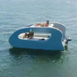 Sea inflatable floating house with motor, multi-person leisure floating boat, seaside vacation water sofa floating island