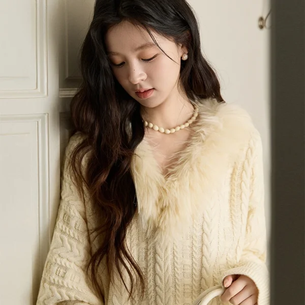 MISHOW Women’s Batwing Sleeve KnittedSweater 2025 Winter Faux Fur Collar Cable Knit Puff Sleeve Warm Pullover Tops MXE94Z2985
